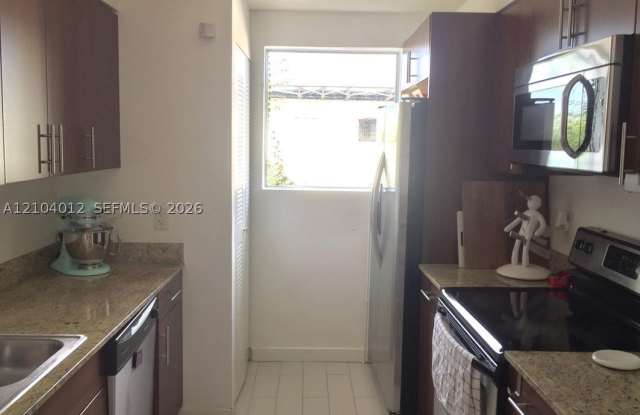 7410 NE 6TH COURT Gallery 4