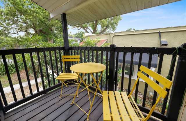 1157 E EDGEWOOD Drive Gallery 2