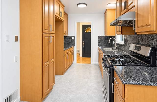 Spacious 3BR/2BA El Cerrito, CA Home with Hardwood Floors, Private Yard & Garage Gallery 3