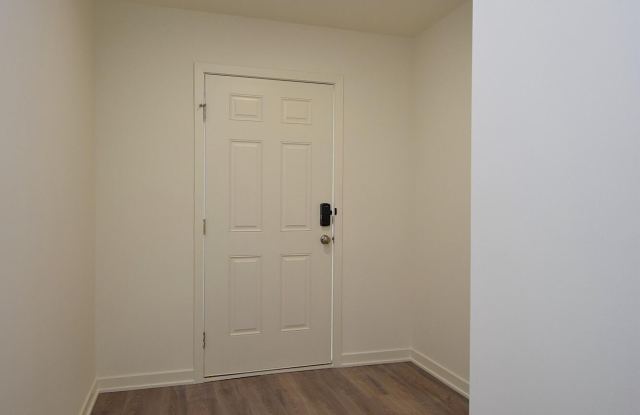 2460 Brookville Drive Gallery 4
