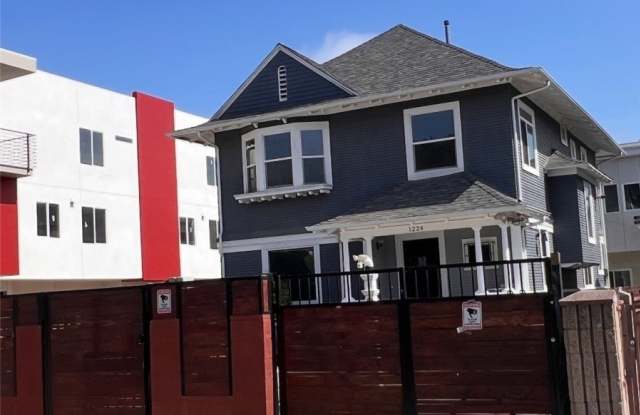 1222 W 35th Street photos photos