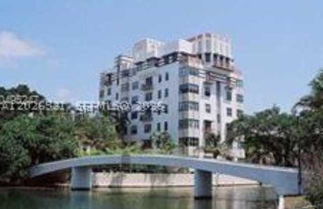 2421 Lake Pancoast Dr Gallery 2