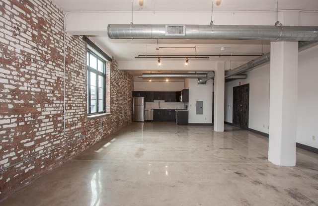 190 CHRISTOPHER COLUMBUS DR Gallery 3