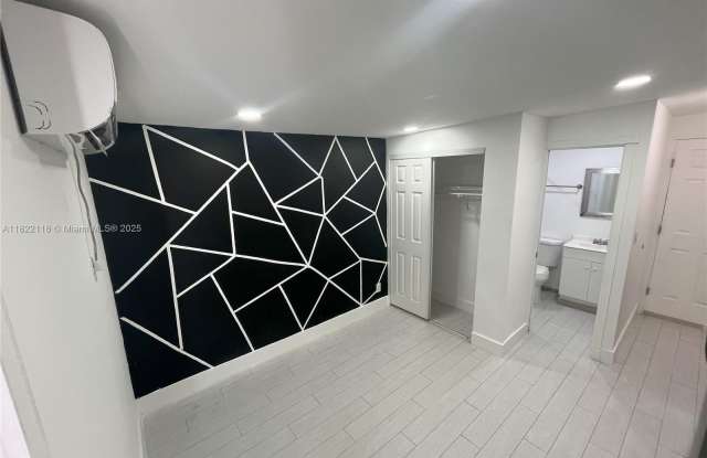 5803 Buchanan St photos photos
