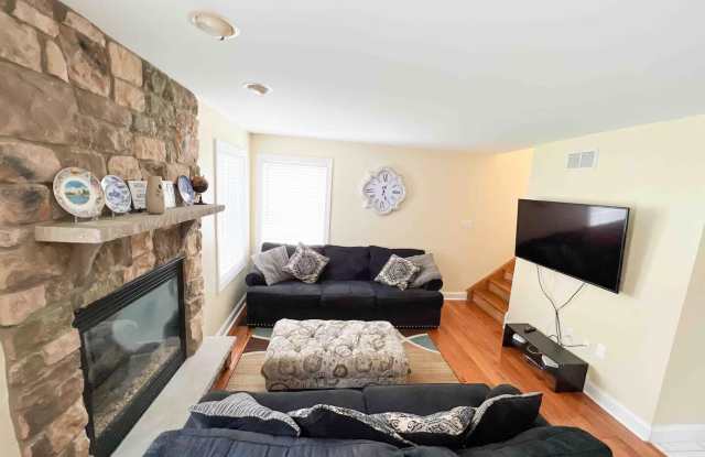 1033 Clover Road S Gallery 2