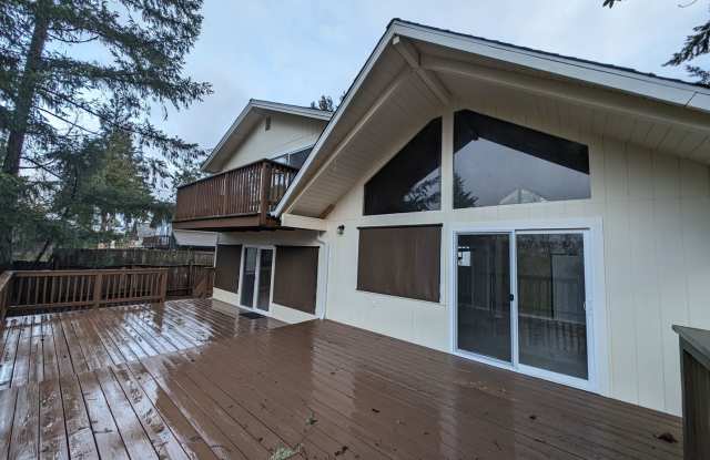 Charming 2-Bedroom Belfair Home - 671 East Creekside Drive, Mason County, WA 98528