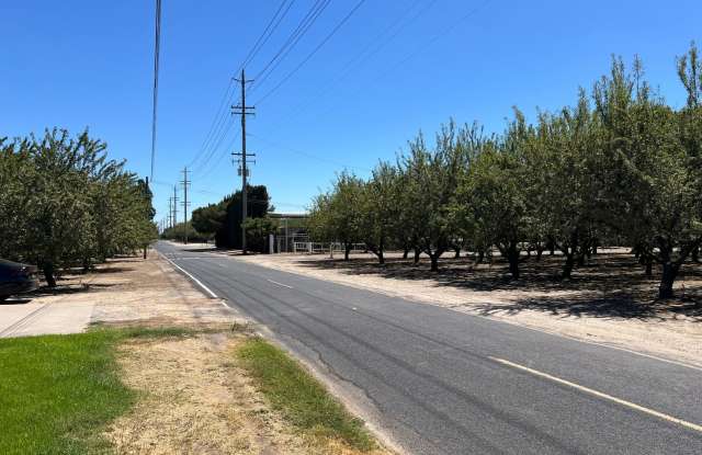2 bedroom country home in Escalon! Gallery 4