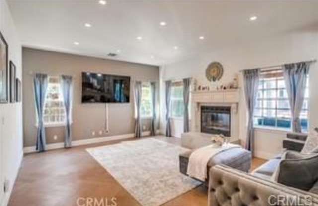 12643 Collins Street photos photos