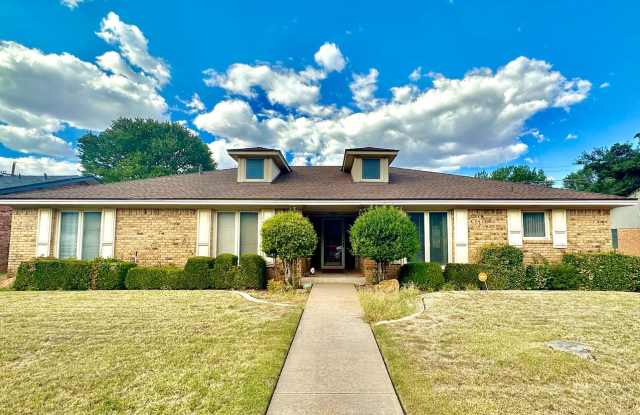 Timeless Living In Lakeridge Estates | 3 Bed - 2.5 Bath - Nearly 3,000 Sq Ft photos photos