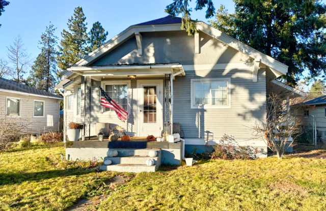 Downriver Bungalow - 3914 West Hoffman Avenue, Spokane, WA 99205