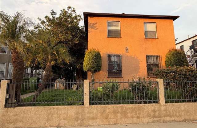 1925 W 35th photos photos