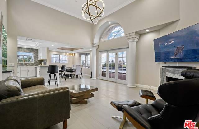 10627 Ashton Ave unit: 302 - 10627 Ashton Avenue, Los Angeles, CA 90024