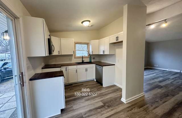 2878 Unclmorse Ave photos photos