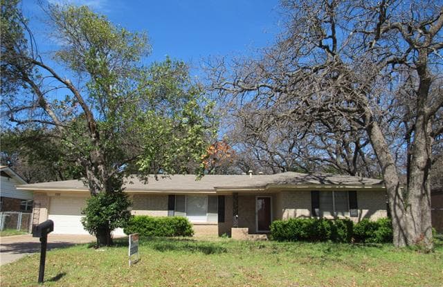 720 Woodcrest Drive - 720 Woodcrest Drive, Hurst, TX 76053