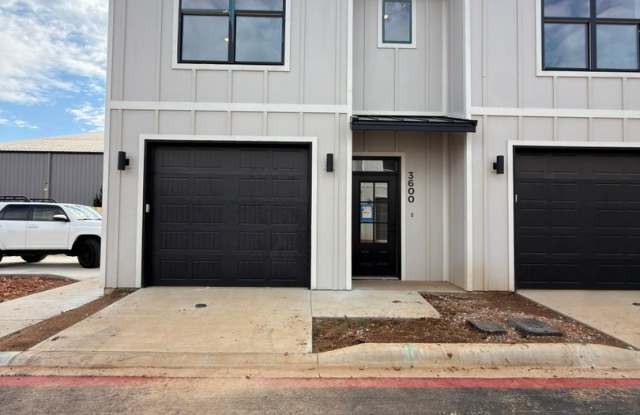 Brand-New 3-Bedroom Townhome in Rogers | Attached Garage + Internet Package Gallery 1