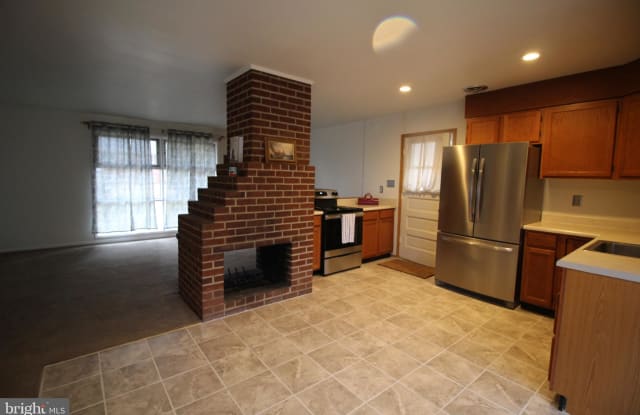 7407 GRESHAM STREET - 7407 Gresham Street, North Springfield, VA 22151