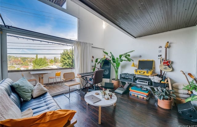 5030 Aldama Street - 5030 Aldama Street, Los Angeles, CA 90042