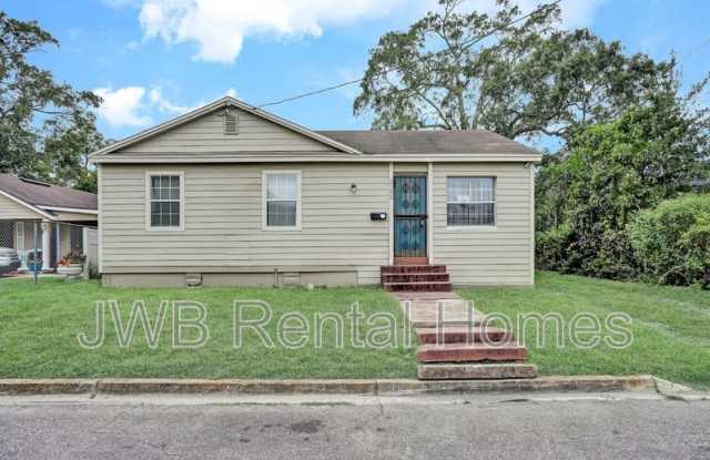 2032 Whitner St photos photos