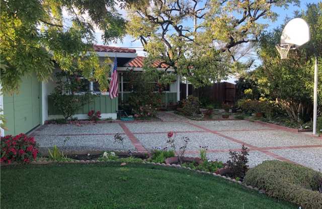 26515 Mazur Drive Gallery 3