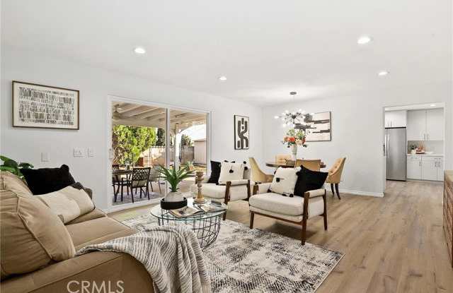 10000 Amestoy Avenue Gallery 4