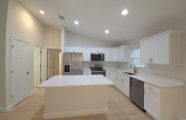 8943 N Trojan Dr Gallery 3