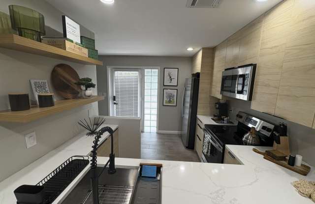 690 SE 23rd Avenue Gallery 4