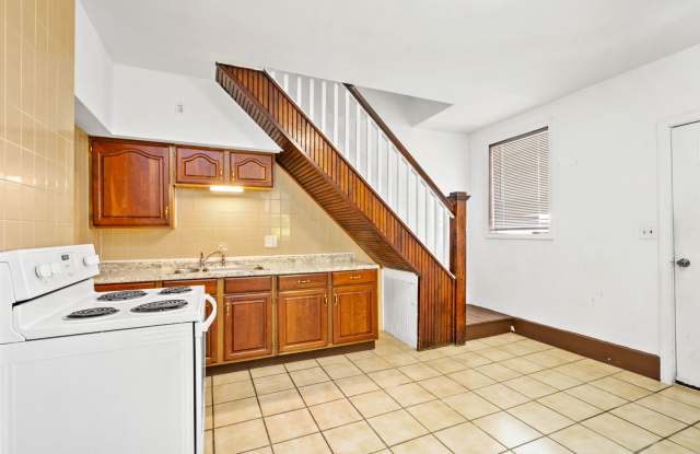JUST LOWERED! SCORE $100 OFF the 1st MONTH of rent if signed lease by 01/29/25! 1 BEDROOM and 1.5 BATHROOM BEAUTY IN BRIDGEVILLE!!! WITH SPACIOUS KITCHEN AND COVERED FRONT PORCH!!! - 153 Union Street, Bridgeville, PA 15017