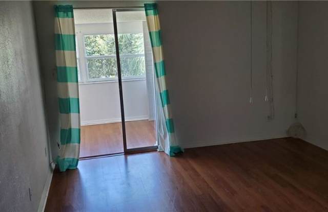 9950 47TH ANE N Gallery 3
