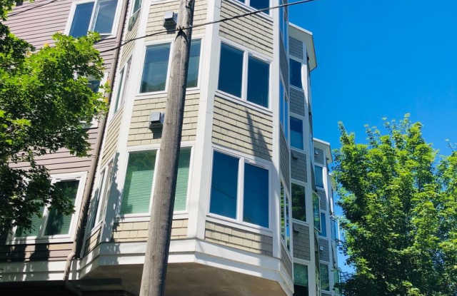 4847 California Ave SW, Unit 403 Gallery 2