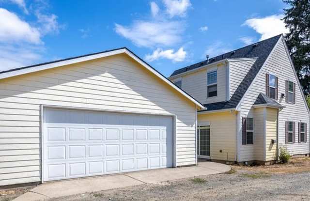 4 bedroom Home- Forest Grove.  Available now Gallery 4