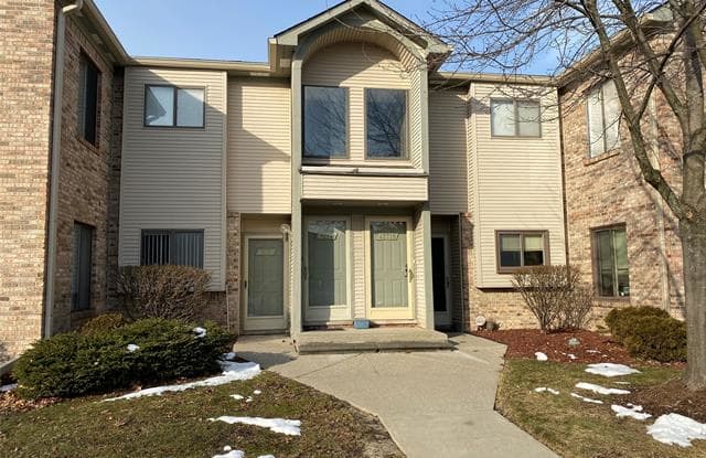 42717 LILLEY POINTE - 42717 Lilley Pointe Dr, Wayne County, MI 48187