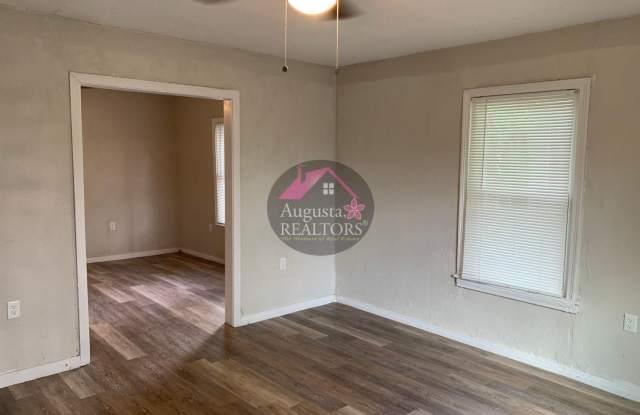 Completely Remodeled 1 Bedroom Home! Gallery 3