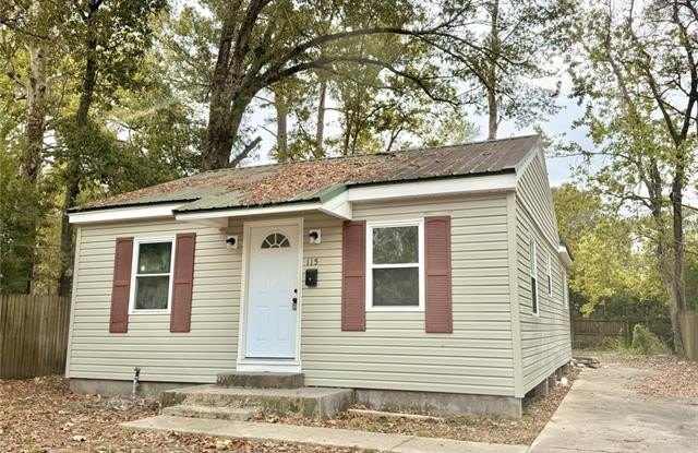 115 ROSEWOOD Drive - 115 Rosewood Drive, Hammond, LA 70401