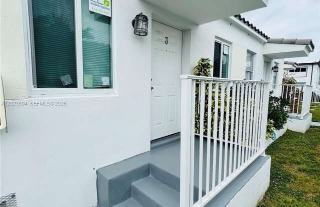 850 81st St photos photos