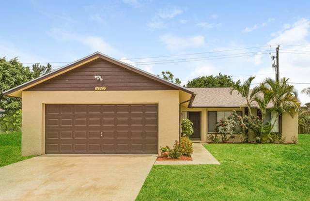 10902 Grandview Way - 10902 Grandview Way, Royal Palm Beach, FL 33411