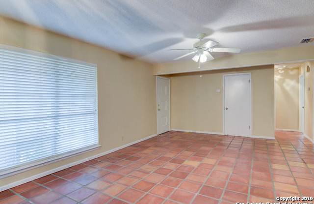 6035 Royal Pt Gallery 4
