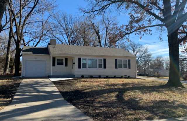 8667 Hadley Street - 8667 Hadley Street, Overland Park, KS 66212