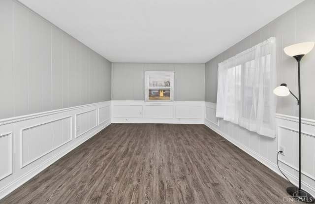 1041 Sheffield Drive photos photos