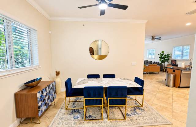 Annual Furnished 4-bed 3-bath single family home Gallery 4