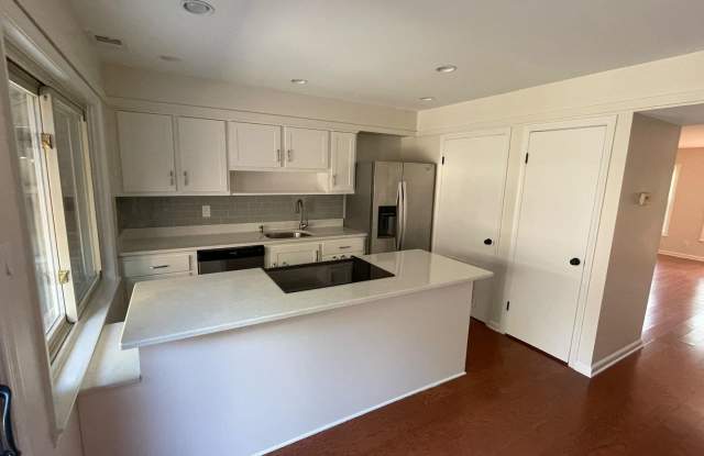 Georgetown of Phila spacious 2 Bedroom 1.5 bath Townhome $2,000/month Gallery 2