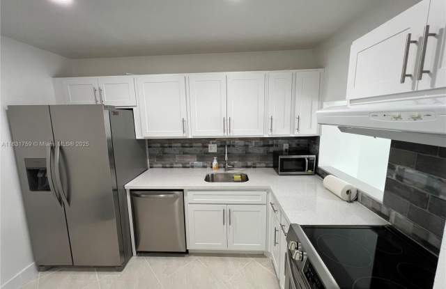 8000 SW 81st Dr photos photos