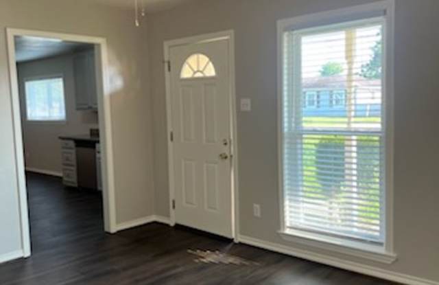3 Bed / 1 Bath House, PNGISD Gallery 1