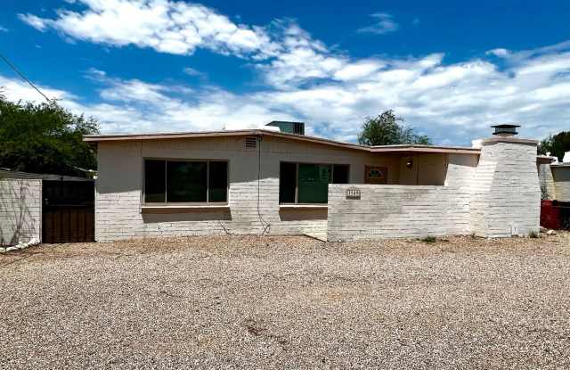 Remodeled bungalow in Central Tucson photos photos