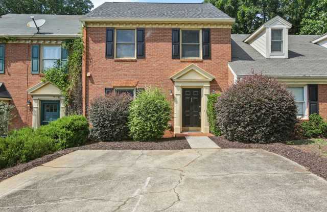 Stylish 2BR/2BA Renovated Townhome – Prime Location! photos photos