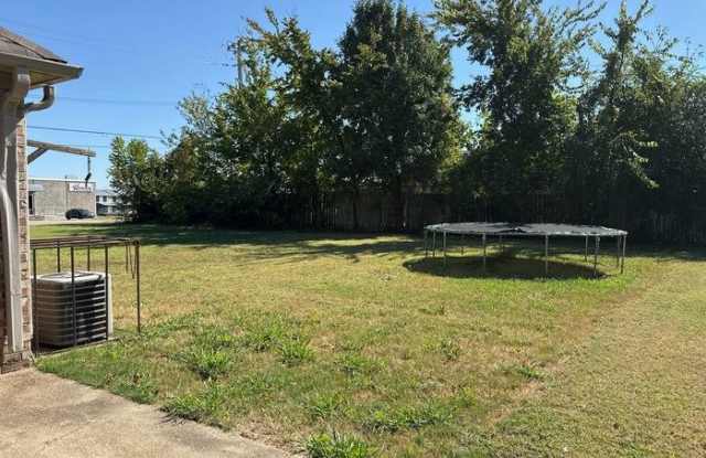 2587 Faxon Avenue Gallery 3