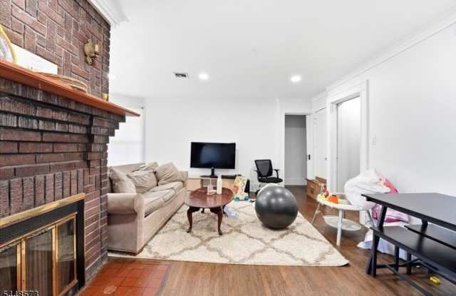 274 Crawford Ter Gallery 2