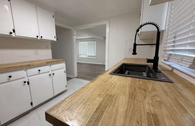 321 Easy Street photos photos