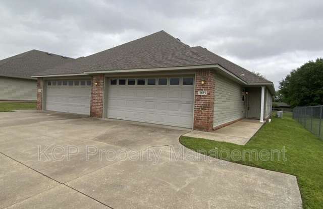 2825 Fairway Hamlet Court Gallery 1