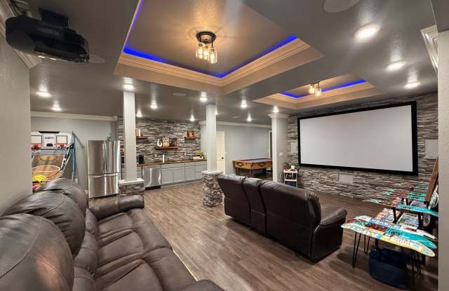 Custom 5 Bedroom Home with 3 Car Garage photos photos