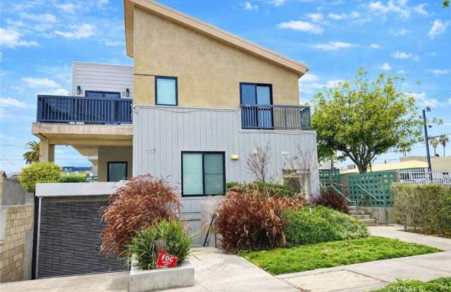 117 W Chestnut photos photos